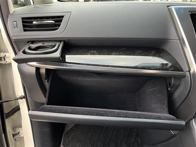 アルファード 2.5S Cパッケージ 純正ナビ バックモニター サイドモニター JBLサウンド HDMI フルセグテレビ サンルーフ フリップダウンモニター ステアリングヒーター シートヒーター ハーフレザーシート トヨタ―セーフティー(31枚目)