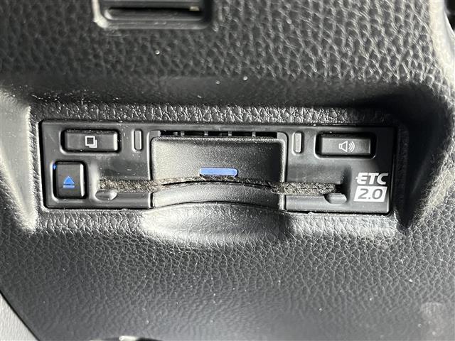 ヴォクシー S-Z 純正10.5インチディスプレイオーディオ(TV/BT)/純正フリップダウン/レーダークルーズコントロール/バックカメラ/BSM/両側パワスラ/電動リア/ハーフレザー/シートヒーター/後席サンシェード(5枚目)