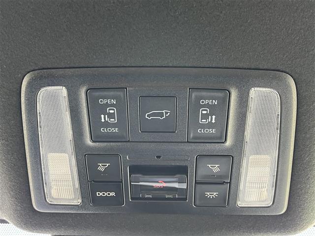 ヴォクシー S-Z 純正10.5インチディスプレイオーディオ(TV/BT)/純正フリップダウン/レーダークルーズコントロール/バックカメラ/BSM/両側パワスラ/電動リア/ハーフレザー/シートヒーター/後席サンシェード(12枚目)