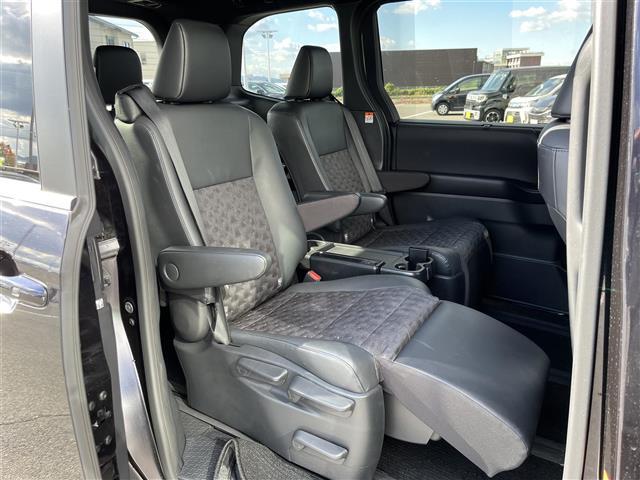 ヴォクシー S-Z 純正10.5インチディスプレイオーディオ(TV/BT)/純正フリップダウン/レーダークルーズコントロール/バックカメラ/BSM/両側パワスラ/電動リア/ハーフレザー/シートヒーター/後席サンシェード(15枚目)