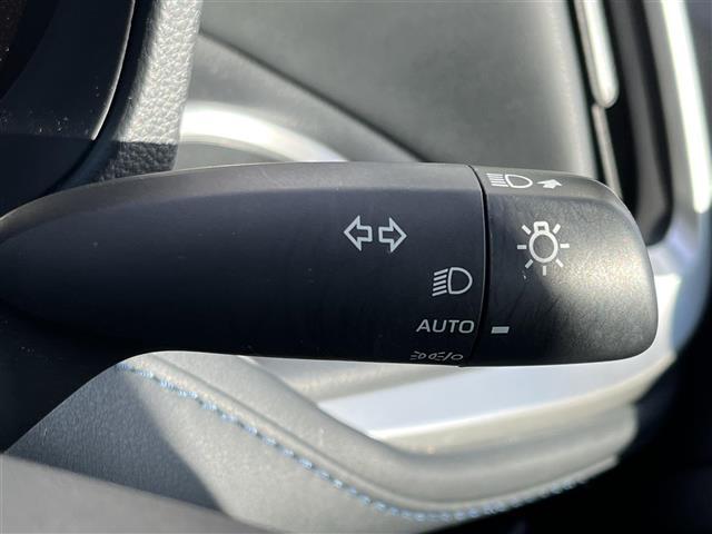 ヴォクシー S-Z 純正10.5インチディスプレイオーディオ(TV/BT)/純正フリップダウン/レーダークルーズコントロール/バックカメラ/BSM/両側パワスラ/電動リア/ハーフレザー/シートヒーター/後席サンシェード(25枚目)