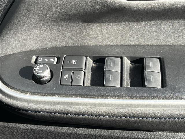 ヴォクシー S-Z 純正10.5インチディスプレイオーディオ(TV/BT)/純正フリップダウン/レーダークルーズコントロール/バックカメラ/コーナーセンサー/両側パワスラ/後席サンシェード/ハーフレザー/シートヒーター(26枚目)