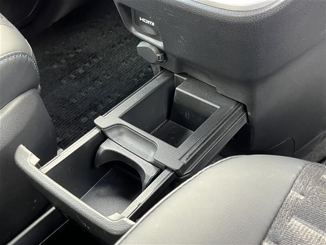 ヴォクシー S-Z 純正10.5インチディスプレイオーディオ(TV/BT)/純正フリップダウン/レーダークルーズコントロール/バックカメラ/コーナーセンサー/両側パワスラ/後席サンシェード/ハーフレザー/シートヒーター(32枚目)