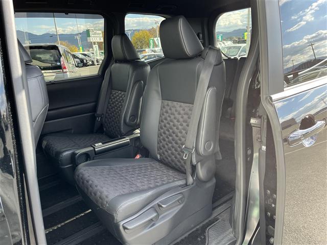 ヴォクシー S-Z 純正10.5インチディスプレイオーディオ(TV/BT)/純正フリップダウン/レーダークルーズコントロール/バックカメラ/コーナーセンサー/両側パワスラ/後席サンシェード/ハーフレザー/シートヒーター(35枚目)