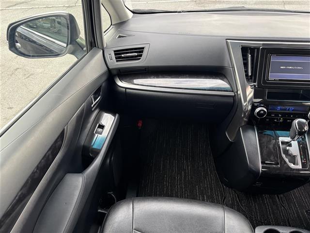 ヴェルファイア ２．５Ｚ　Ｐａｎａｓｏｎｉｃナビ（フルセグ／ＢＴ／ＣＤ／ＤＶＤ）／サンルーフ／レーダークルーズコントロール／バックカメラ／衝突軽減／コーナーセンサー／両側パワスラ／レザー調シートカバー／前後ドラレコ／ＥＴＣ（30枚目）