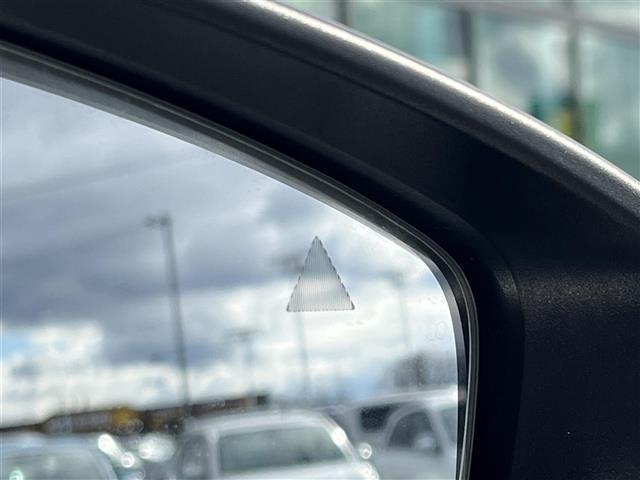 ＭＡＺＤＡ３ファストバック １５Ｓツーリング　純正８．８インチナビ（フルセグ／ＢＴ／ＣＤ／ＤＶＤ）／レーダークルーズコントロール／全方位／ＢＳＭ／コーナーセンサー／衝突軽減／レーンキープ／ヘッドアップディスプレイ／ＬＥＤヘッドライト／前後ドラレコ（12枚目）