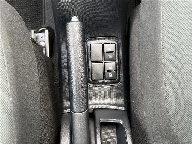 アクア Ｓ　ＥＣＬＩＰＳＥナビ（フルセグ／ＢＴ／ＣＤ／ＤＶＤ）／横滑り防止／オートライト／電動格納ミラー／プッシュスタート／オートエアコン／ＥＴＣ／純正ホイールキャップ／スマートキー／保証書（9枚目）