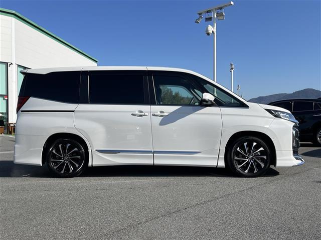 ノア ハイブリッドＳ－Ｚ　１０．５インチ純正ナビ　ＨＤＭＩ　ｂｌｕｅｔｏｏｔｈ　フルセグテレビ　アラウンドビューモニター１３．２純正後席モニター　ＥＴＣ２．０　ハーフレザー　両側パワースライド　１５００Ｗ　インテリジェントミラ（38枚目）