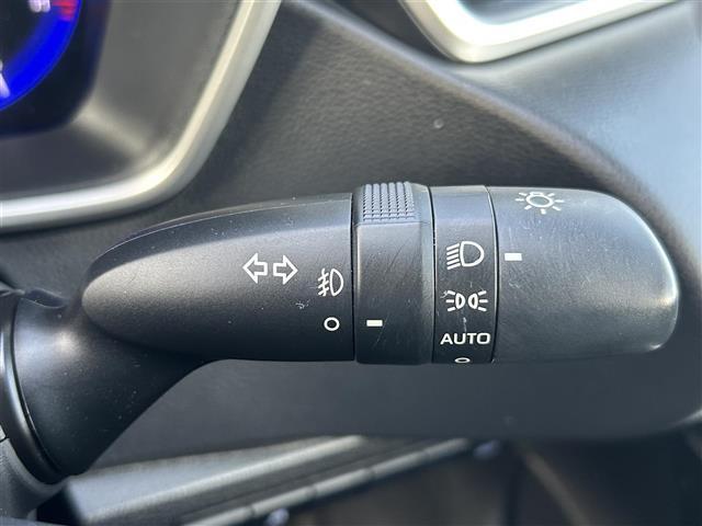 カローラスポーツ ハイブリッドＧ　Ｚ　純正９インチディスプレイオーディオ（フルセグ／ＢＴ）／レーダークルーズコントロール／バックカメラ／コーナーセンサー／衝突軽減／レーンキープ／シートヒーター／ＬＥＤヘッドライト／純正１８インチＡＷ（23枚目）