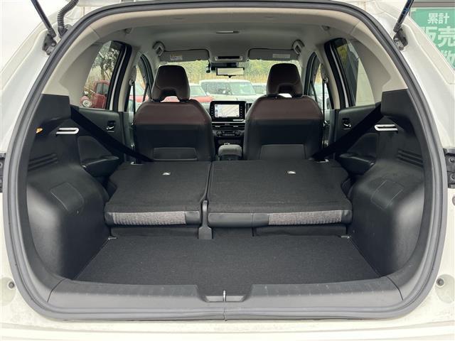 オーラ Ｇ　純正９インチナビ（フルセグ／ＢＴ／ＣＤ／ＤＶＤ）／アラウンドビューモニター／ＢＳＭ／コーナーセンサー／衝突軽減／レーンキープ／ハーフレザーシート／シートヒーター／ステアリングヒーター／ＥＴＣ／純正ＡＷ（35枚目）