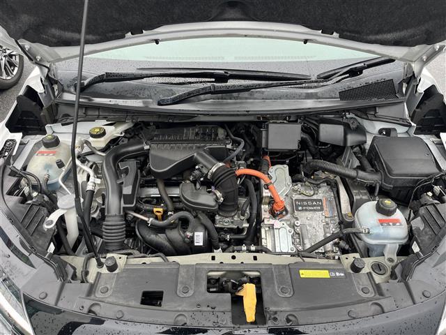 オーラ Ｇ　純正９インチナビ（フルセグ／ＢＴ／ＣＤ／ＤＶＤ）／アラウンドビューモニター／ＢＳＭ／コーナーセンサー／衝突軽減／レーンキープ／ハーフレザーシート／シートヒーター／ステアリングヒーター／ＥＴＣ／純正ＡＷ（41枚目）