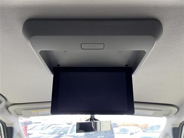 セレナ ハイウェイスター　Ｖセレクション　純正ナビ　フルセグ　ＤＶＤ　Ｂｌｕｅｔｏｏｔｈ　ＵＳＢ／ＡＵＸ　フリップダウンモニター　バックカメラ　クルーズコントロール　両側パワースライドドア　オートＬＥＤライト　衝突被害軽減ブレーキ　スペアキー（5枚目）