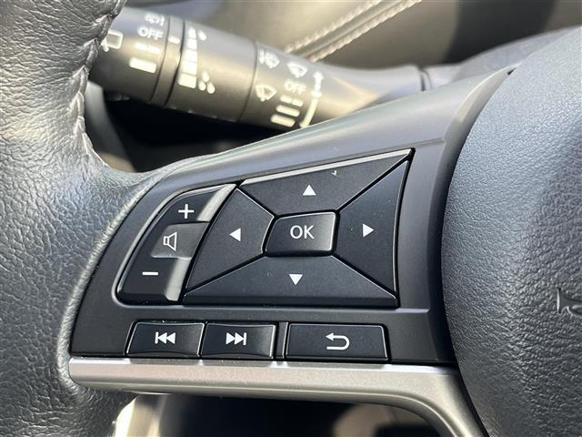 セレナ ハイウェイスター　Ｖセレクション　純正ディーラーナビ　フリップダウンモニター　アラウンドビューモニター　フルセグ　両側パワースライドドア　ビルトインＥＴＣ　エマージェンシーブレーキ　車線逸脱警報　コーナーセンサー　ＬＥＤヘッドライト（11枚目）