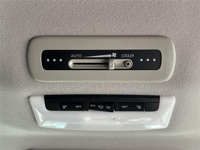 セレナ ハイウェイスター　Ｖセレクション　純正ディーラーナビ　フリップダウンモニター　アラウンドビューモニター　フルセグ　両側パワースライドドア　ビルトインＥＴＣ　エマージェンシーブレーキ　車線逸脱警報　コーナーセンサー　ＬＥＤヘッドライト（28枚目）