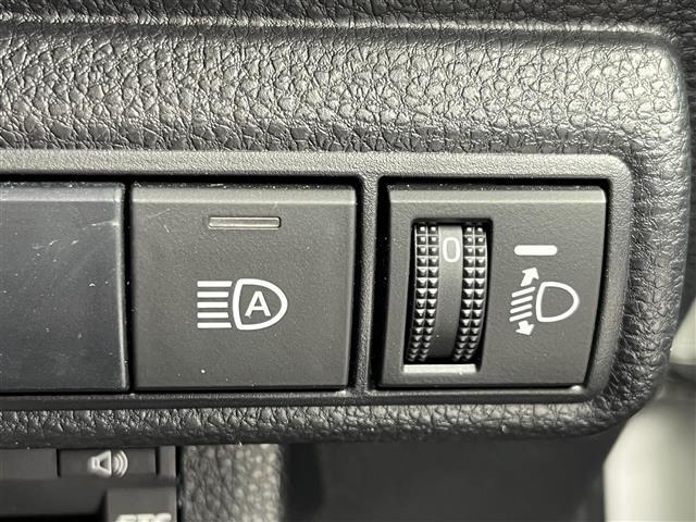 カローラスポーツ ハイブリッドG Z 純正ナビ(フルセグ/BT/CD/DVD)/レーダークルーズコントロール/バックカメラ/コーナーセンサー/衝突軽減/レーンキープ/ハーフレザー/シートヒーター/LEDヘッドライト/ETC/純正AW(9枚目)