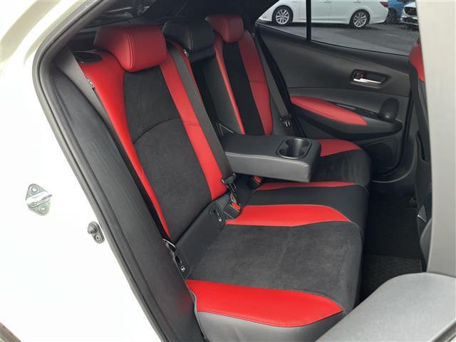 カローラスポーツ ハイブリッドG Z 純正ナビ(フルセグ/BT/CD/DVD)/レーダークルーズコントロール/バックカメラ/コーナーセンサー/衝突軽減/レーンキープ/ハーフレザー/シートヒーター/LEDヘッドライト/ETC/純正AW(15枚目)