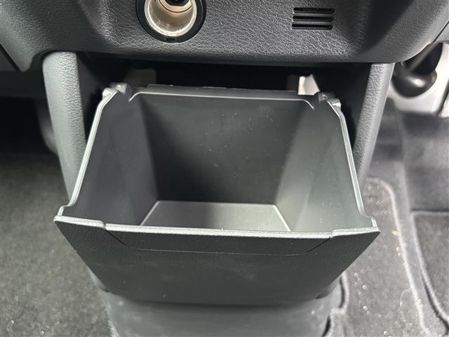 デリカミニ Ｔ　プレミアム　純正９インチナビ（ＢＴ）／レーダークルーズコントロール／アラウンドビュー／パドルシフト／コーナーセンサー／衝突軽減／両側パワスラ／ハーフレザー／シートヒーター／ステリングヒーター／後席サンシェード（24枚目）