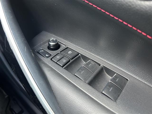 カローラスポーツ ハイブリッドＧ　Ｚ　Ｐａｎａｓｏｎｉｃナビ（フルセグ／ＢＴ／ＣＤ／ＤＶＤ）／レーダークルーズコントロール／バックカメラ／衝突軽減／レーンキープ／横滑り防止／ＬＥＤヘッドライト／オートライト／ＥＴＣ／純正１８インチＡＷ（31枚目）