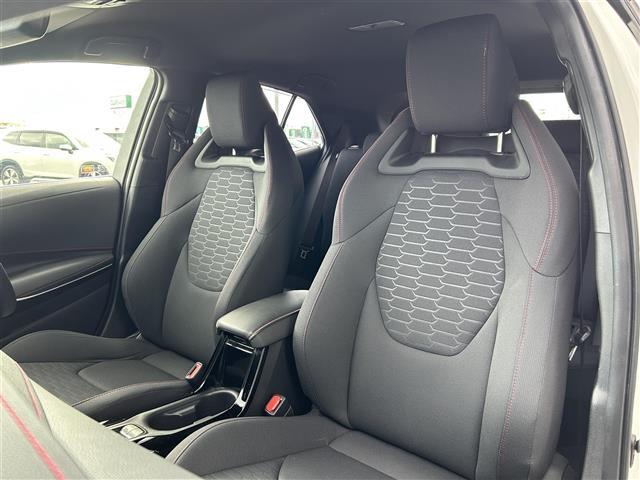 カローラスポーツ ハイブリッドＧ　Ｚ　Ｐａｎａｓｏｎｉｃナビ（フルセグ／ＢＴ／ＣＤ／ＤＶＤ）／レーダークルーズコントロール／バックカメラ／衝突軽減／レーンキープ／横滑り防止／ＬＥＤヘッドライト／オートライト／ＥＴＣ／純正１８インチＡＷ（35枚目）