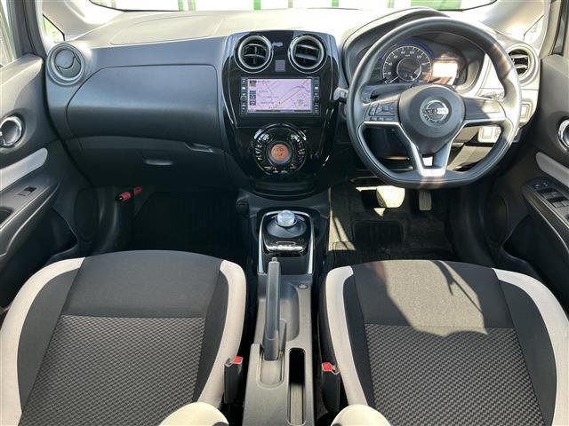 ノート ｅ－パワー　Ｘ　純正ナビ（フルセグ／ＢＴ／ＣＤ）／バックカメラ／衝突軽減／レーンキープ／横滑り防止／オートライト／電動格納ミラー／ステアリングスイッチ／ＥＴＣ／純正１５インチＡＷ／スペアキー（32枚目）