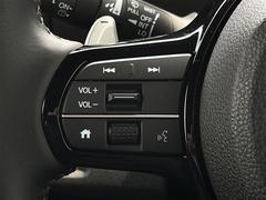 【ステアリングリモコン】手元のボタンから、オーディオやナビなどの操作ができるので、よそ見をせずに安全に運転に集中できます！／／ 5