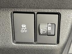 【ステアリングリモコン】手元のボタンから、オーディオやナビなどの操作ができるので、よそ見をせずに安全に運転に集中できます！／／ 6