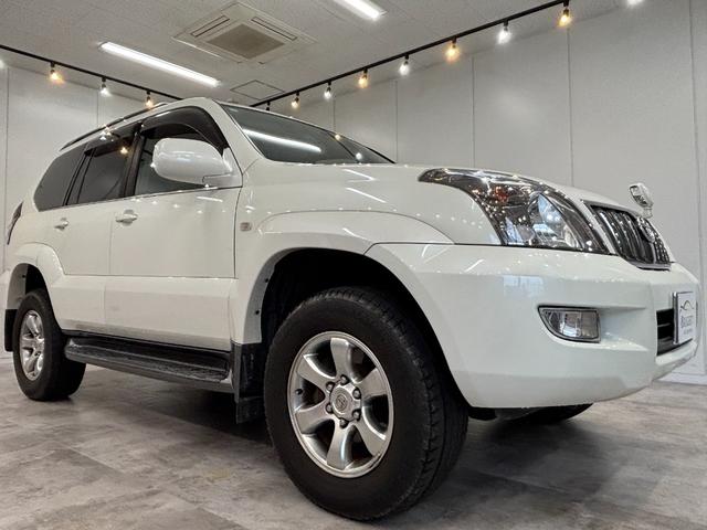 ランドクルーザープラド ＴＸリミテッド　ユーザー買取　４ＷＤ　バックカメラ　ナビ　ＴＶ　アルミホイール　キーレスエントリー　電動格納ミラー　ＡＴ　盗難防止システム　衝突安全ボディ　ブルーレイ　Ｂｌｕｅｔｏｏｔｈ　３列シート　ＡＢＳ　エアコン（14枚目）