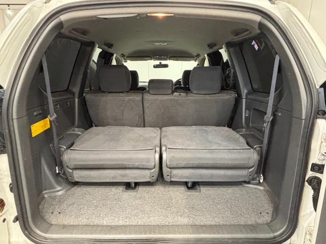 ランドクルーザープラド ＴＸリミテッド　ユーザー買取　４ＷＤ　バックカメラ　ナビ　ＴＶ　アルミホイール　キーレスエントリー　電動格納ミラー　ＡＴ　盗難防止システム　衝突安全ボディ　ブルーレイ　Ｂｌｕｅｔｏｏｔｈ　３列シート　ＡＢＳ　エアコン（25枚目）