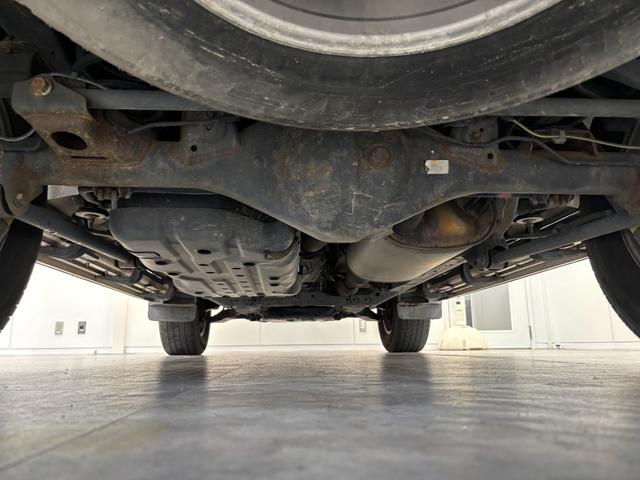 ランドクルーザープラド ＴＸリミテッド　ユーザー買取　４ＷＤ　バックカメラ　ナビ　ＴＶ　アルミホイール　キーレスエントリー　電動格納ミラー　ＡＴ　盗難防止システム　衝突安全ボディ　ブルーレイ　Ｂｌｕｅｔｏｏｔｈ　３列シート　ＡＢＳ　エアコン（35枚目）