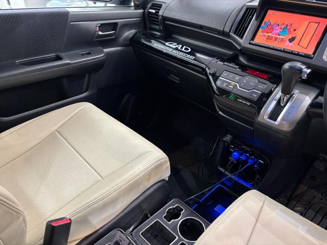 ステップワゴンスパーダ S ユーザー買取 ETC バックカメラ ナビ TV 両側電動スライドドア HID キーレスエントリー 電動格納ミラー 3列シート CVT CD DVD再生 記録簿 盗難防止システム 衝突安全ボディ(40枚目)