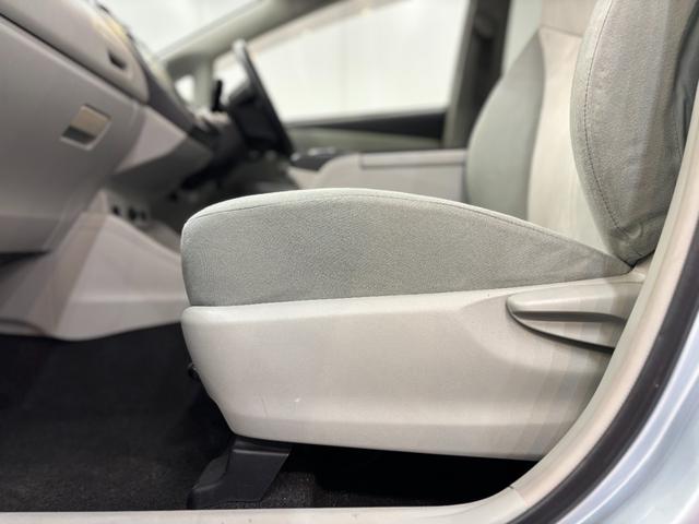 プリウスアルファ Ｇ　ユーザー買取　ＥＴＣ　バックカメラ　ナビ　ＴＶ　オートクルーズコントロール　アルミホイール　ヘッドライトウォッシャー　スマートキー　電動格納ミラー　ＣＶＴ　盗難防止システム　衝突安全ボディ　ＡＢＳ（22枚目）