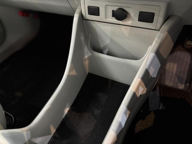 プリウスアルファ Ｇ　ユーザー買取　ＥＴＣ　バックカメラ　ナビ　ＴＶ　オートクルーズコントロール　アルミホイール　ヘッドライトウォッシャー　スマートキー　電動格納ミラー　ＣＶＴ　盗難防止システム　衝突安全ボディ　ＡＢＳ（25枚目）