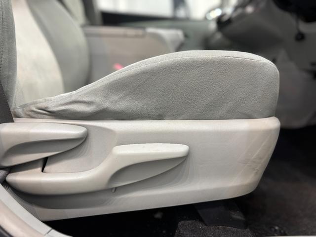 プリウスアルファ Ｇ　ユーザー買取　ＥＴＣ　バックカメラ　ナビ　ＴＶ　オートクルーズコントロール　アルミホイール　ヘッドライトウォッシャー　スマートキー　電動格納ミラー　ＣＶＴ　盗難防止システム　衝突安全ボディ　ＡＢＳ（29枚目）