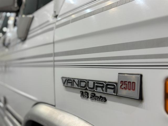 ＧＭＣバンデューラ ２５００　ユーザー買取　左ハンドル　記録簿　ドライブレコーダー　ＥＴＣ　パワーシート　アルミホイール　エアコン　パワーウィンドウ（23枚目）