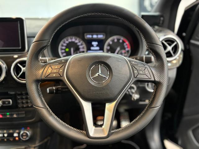 Ｂクラス Ｂ１８０　ブルーエフィシェンシー　ワンオーナー　ドライブレコーダー　ＥＴＣ　バックカメラ　ナビ　ＴＶ　クリアランスソナー　オートクルーズコントロール　オートライト　　キーレスエントリー　電動格納ミラー　ＡＴ　盗難防止システム　ＡＢＳ（3枚目）