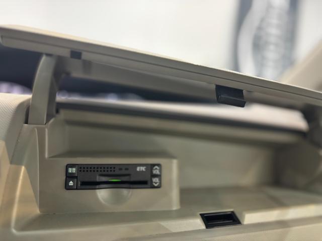 エスティマ 2.4アエラス Gエディション ユーザー買取 ETC バックカメラ ナビ TV 両側電動スライドドア HID スマートキー 電動格納ミラー 後席モニター 3列シート ウォークスルー CVT CD MD ミュージックプレイヤー接続可(7枚目)