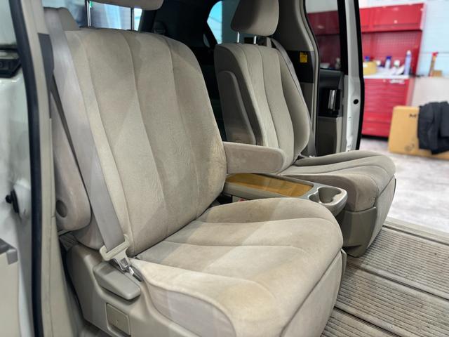 エスティマ 2.4アエラス Gエディション ユーザー買取 ETC バックカメラ ナビ TV 両側電動スライドドア HID スマートキー 電動格納ミラー 後席モニター 3列シート ウォークスルー CVT CD MD ミュージックプレイヤー接続可(32枚目)