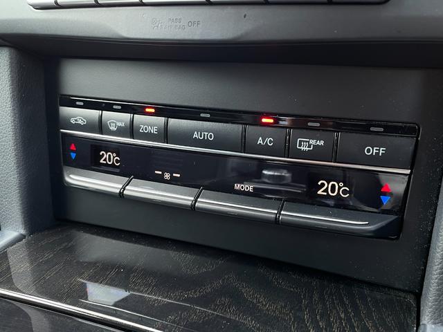 Ｅ２２０ブルーテック　アバンギャルド　・レーダーセーフティＰＫＧ・純正ＨＤＤナビ／ＣＤ／ＤＶＤ／ＵＳＢ／ＢＴ・バックカメラ・ハーフレザーシート／シートヒーター・フルセグテレビ・ＥＴＣ・純正１８インチＡＷ・ブラインドスポットモニター・保証書(13枚目)