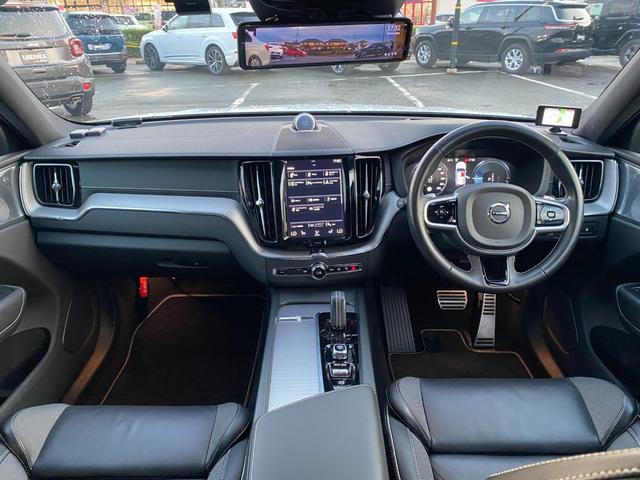 ＸＣ６０ Ｔ８　ポールスターエンジニアード　・サンルーフ・アダプティブクルーズコントロール・純正ナビ／ＢＴ／ＵＳＢ／ｃａｒｐｌａｙ・全方位カメラ・ハーフレザーシート／シートヒーター・ドライブレコーダー・フルセグ・ＥＴＣ・純正２１ＡＷ（4枚目）