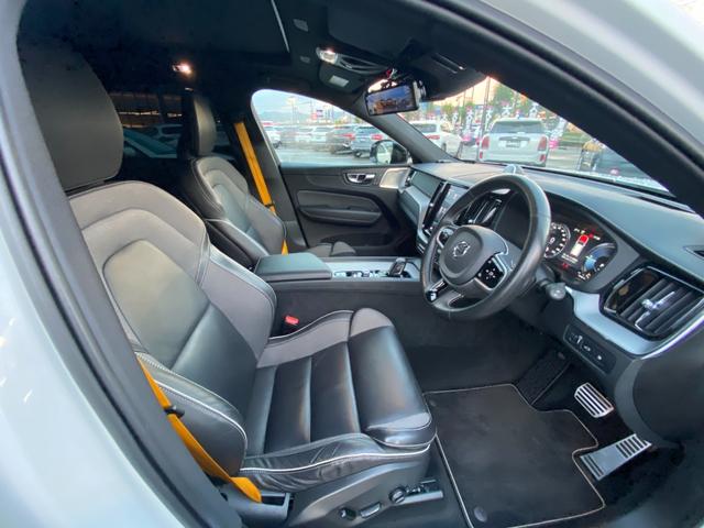 ＸＣ６０ Ｔ８　ポールスターエンジニアード　・サンルーフ・アダプティブクルーズコントロール・純正ナビ／ＢＴ／ＵＳＢ／ｃａｒｐｌａｙ・全方位カメラ・ハーフレザーシート／シートヒーター・ドライブレコーダー・フルセグ・ＥＴＣ・純正２１ＡＷ（12枚目）