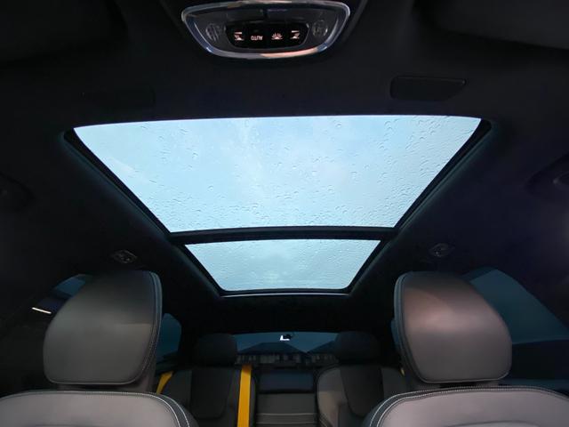 ＸＣ６０ Ｔ８　ポールスターエンジニアード　・サンルーフ・アダプティブクルーズコントロール・純正ナビ／ＢＴ／ＵＳＢ／ｃａｒｐｌａｙ・全方位カメラ・ハーフレザーシート／シートヒーター・ドライブレコーダー・フルセグ・ＥＴＣ・純正２１ＡＷ（16枚目）