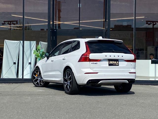 ＸＣ６０ Ｔ８　ポールスターエンジニアード　・サンルーフ・アダプティブクルーズコントロール・純正ナビ／ＢＴ／ＵＳＢ／ｃａｒｐｌａｙ・全方位カメラ・ハーフレザーシート／シートヒーター・ドライブレコーダー・フルセグ・ＥＴＣ・純正２１ＡＷ（20枚目）