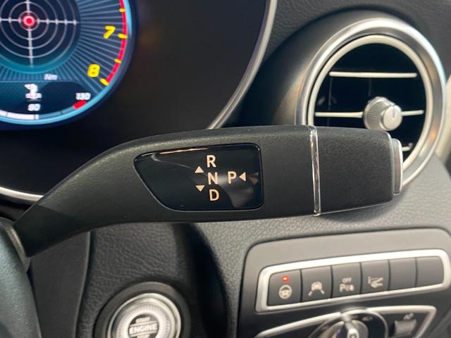 Ｃクラス Ｃ１８０クーペスポーツレザーエクスクルシブパッケージ　・サンルーフ・アダプティブクルーズコントロール・純正ナビ／ＢＴ／ＵＳＢ・バックカメラ・白革シート／シートヒーター・ドライブレコーダー・フルセグ・ＥＴＣ・純正１９ＡＷ・ＬＥＤライト・保証書・取扱説明書（11枚目）