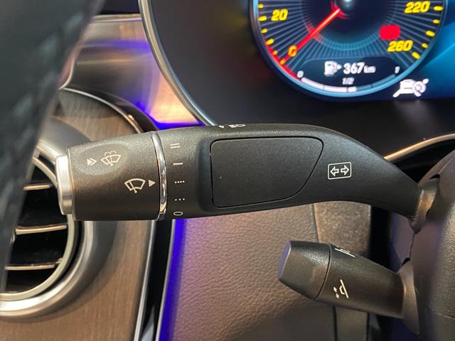 Ｃクラス Ｃ１８０クーペスポーツレザーエクスクルシブパッケージ　・サンルーフ・アダプティブクルーズコントロール・純正ナビ／ＢＴ／ＵＳＢ・バックカメラ・白革シート／シートヒーター・ドライブレコーダー・フルセグ・ＥＴＣ・純正１９ＡＷ・ＬＥＤライト・保証書・取扱説明書（26枚目）