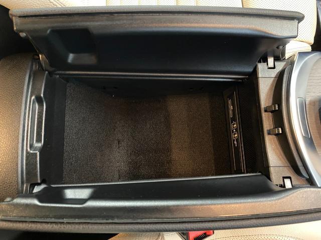 Ｃクラス Ｃ１８０クーペスポーツレザーエクスクルシブパッケージ　・サンルーフ・アダプティブクルーズコントロール・純正ナビ／ＢＴ／ＵＳＢ・バックカメラ・白革シート／シートヒーター・ドライブレコーダー・フルセグ・ＥＴＣ・純正１９ＡＷ・ＬＥＤライト・保証書・取扱説明書（29枚目）