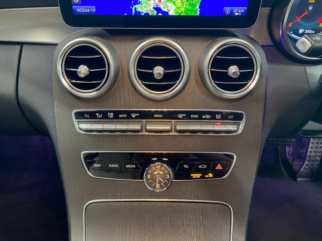 Ｃクラス Ｃ１８０クーペスポーツレザーエクスクルシブパッケージ　・サンルーフ・アダプティブクルーズコントロール・純正ナビ／ＢＴ／ＵＳＢ・バックカメラ・白革シート／シートヒーター・ドライブレコーダー・フルセグ・ＥＴＣ・純正１９ＡＷ・ＬＥＤライト・保証書・取扱説明書（30枚目）