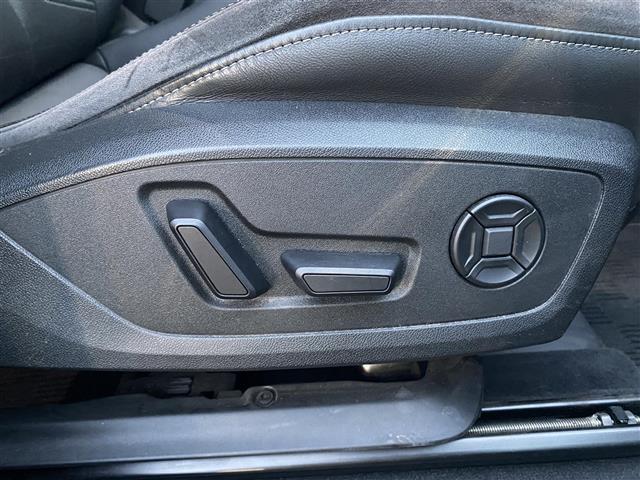 Ｑ３ ３５ＴＦＳＩ　Ｓライン　・１オーナー・アダプティブクルーズコントロール・純正ナビ／ＢＴ／ＵＳＢ・全方位カメラ・黒革シート／シートヒーター・ドライブレコーダー・ＥＴＣ２．０・純正１９ＡＷ・ＢＬＩＳ・ＬＥＤライト（15枚目）