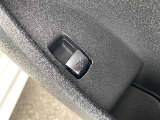 Ｅクラス Ｅ２００　クーペ　スポーツ　・アダプティブクルーズコントロール・純正ナビ／ＢＴ／ＵＳＢ／ｃａｒｐｌａｙ・全方位カメラ・ハーフレザーシート／シートヒーター・ドライブレコーダー・フルセグ・ＥＴＣ・純正１９ＡＷ（44枚目）