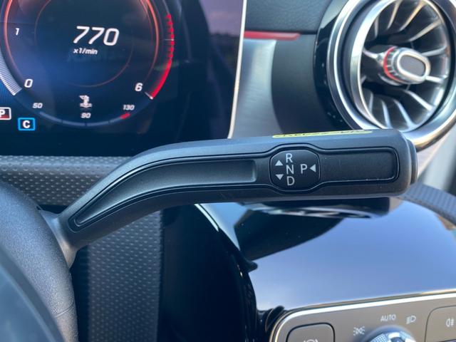 ＣＬＡクラス ＣＬＡ２００ｄ　ＡＭＧライン　・サンルーフ・アダプティブクルーズコントロール・純正ナビ／ＢＴ／ＵＳＢ・全方位カメラ・黒革シート／シートヒーター・フルセグ・ＥＴＣ・純正１８ＡＷ・保証書・取扱説明書・ＢＬＩＳ・ＬＥＤライト（11枚目）