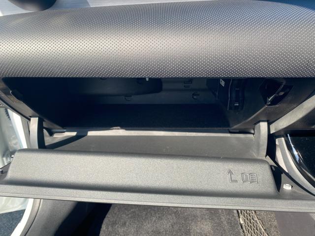 ＣＬＡクラス ＣＬＡ２００ｄ　ＡＭＧライン　・サンルーフ・アダプティブクルーズコントロール・純正ナビ／ＢＴ／ＵＳＢ・全方位カメラ・黒革シート／シートヒーター・フルセグ・ＥＴＣ・純正１８ＡＷ・保証書・取扱説明書・ＢＬＩＳ・ＬＥＤライト（50枚目）